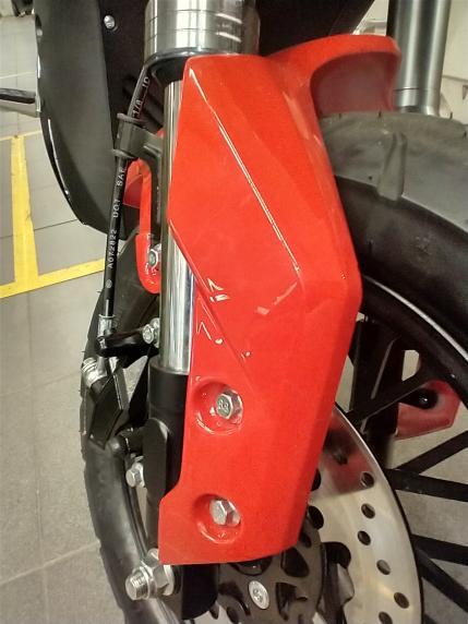 Kontio Motors SuperMoto Oikea iskunvaimentajan suoja