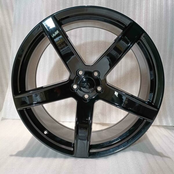 RP005 Gloss Black 9.0x22 5115 ET20 CB71.6 Alumiinivanteet 10068 1