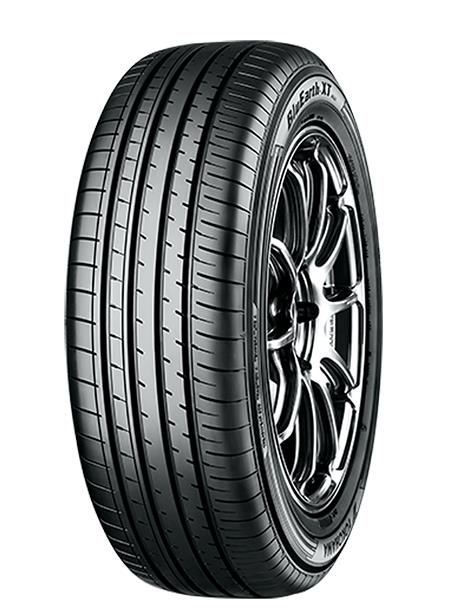 21565R17 99V YOKOHAMA BLUEARTH XT AE61 XL Kesarenkaat 86421 1