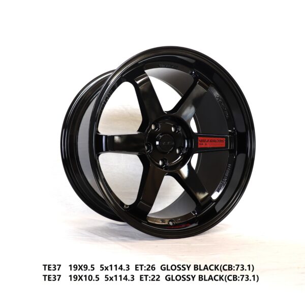 Flow Forged - 19X10.5 5X114.3 ET22 CB73.1 GLOSSY BLACK Alumiinivanteet