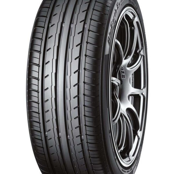 19555R15 85V YOKOHAMA BLUEARTH ES ES32 XL Kesarenkaat 138664 1.jpeg