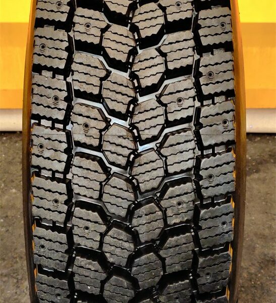 315/80R22.5 156/150L KA PINNOITETTU NOKTOP E2 SIS. 1 BRIDGESTONE RUNKO XL DRIVE